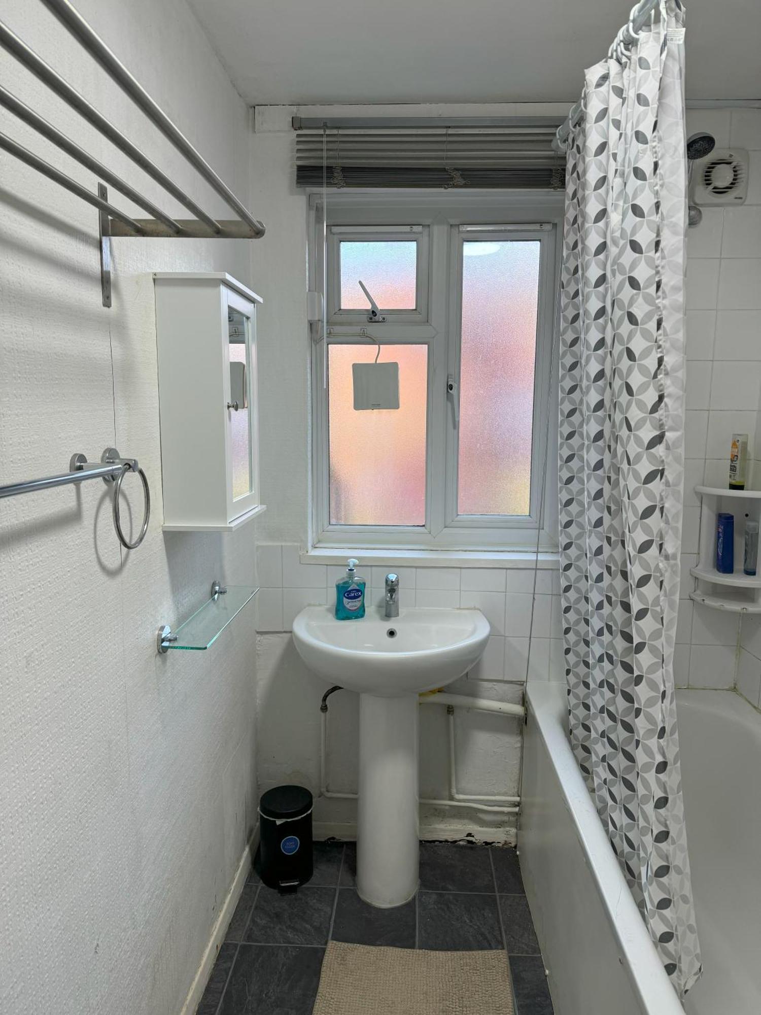 Lovely One Bed Apartment To Rent Λονδίνο Εξωτερικό φωτογραφία